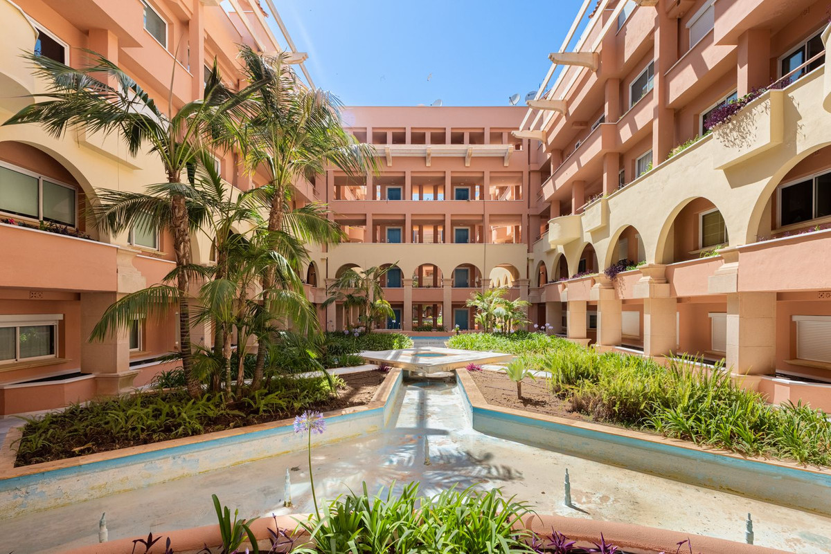 Appartement te koop in Nueva Andalucía | 2 slaapkamers H5429632
