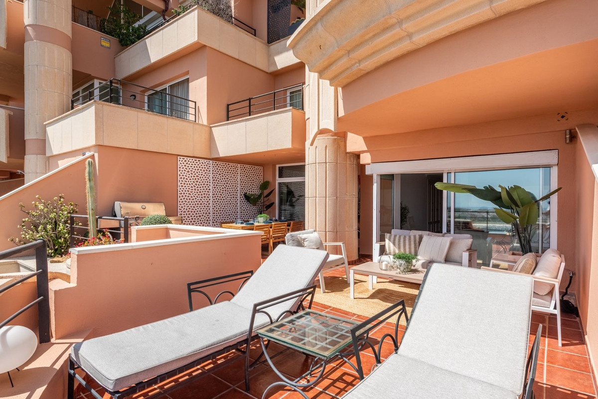 Appartement te koop in Nueva Andalucía | 2 slaapkamers H5429632