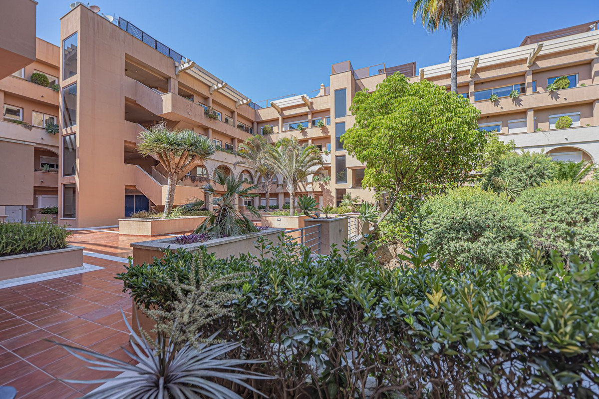Appartement te koop in Nueva Andalucía | 2 slaapkamers H5429659