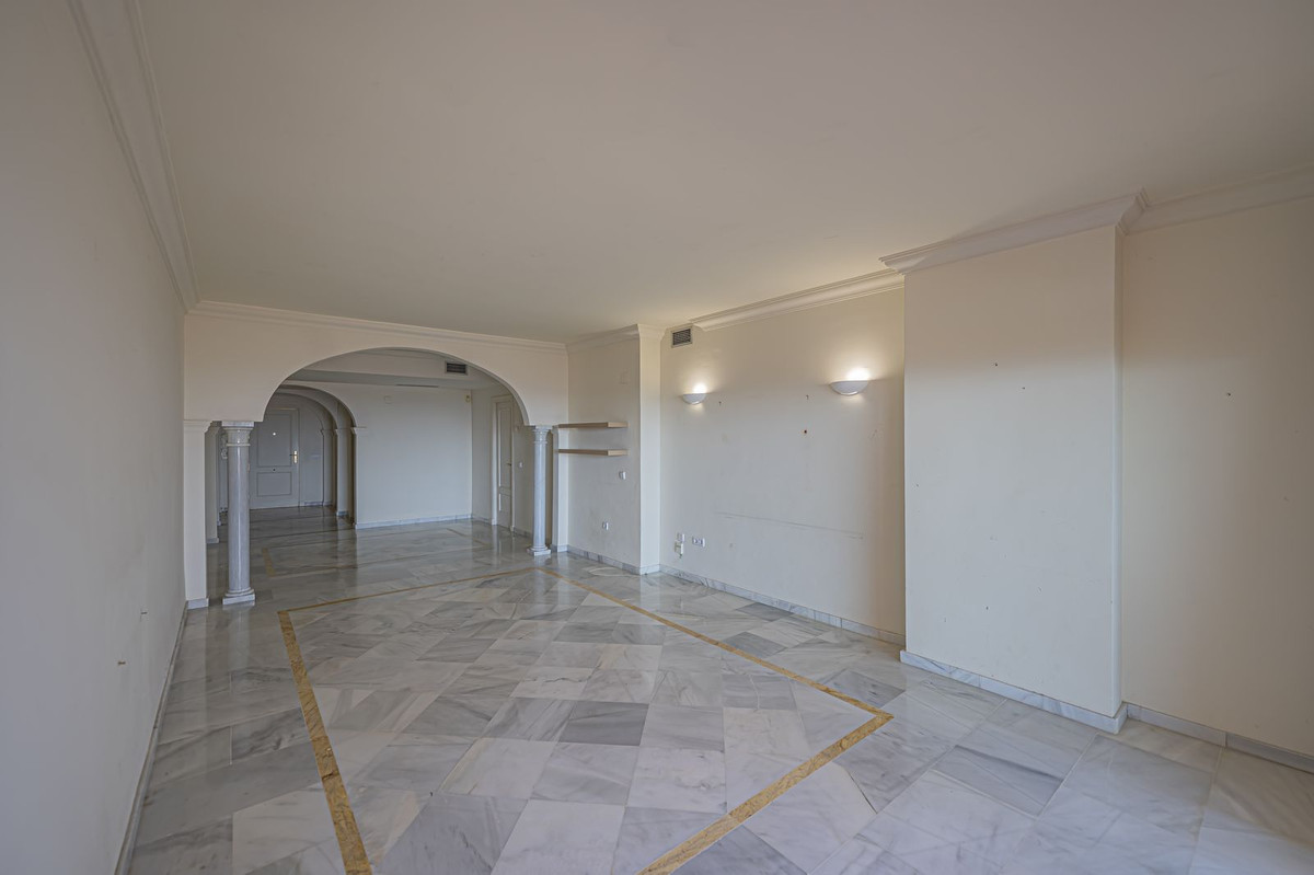 Appartement te koop in Nueva Andalucía | 2 slaapkamers H5429659