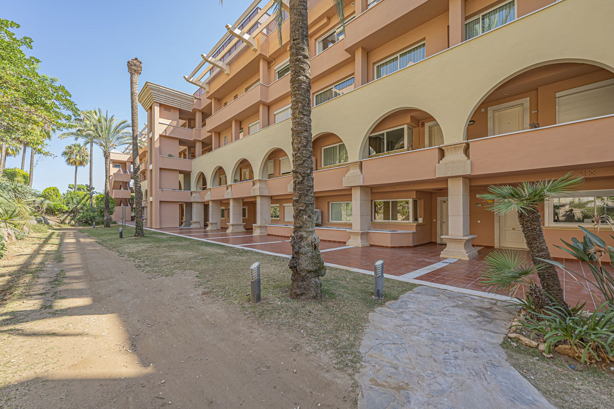 Appartement te koop in Nueva Andalucía | 2 slaapkamers H5429659