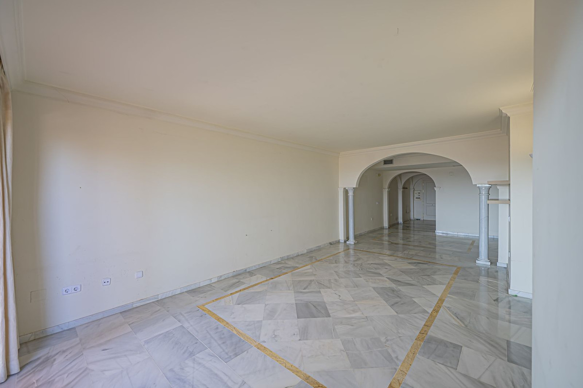 Appartement te koop in Nueva Andalucía | 2 slaapkamers H5429659