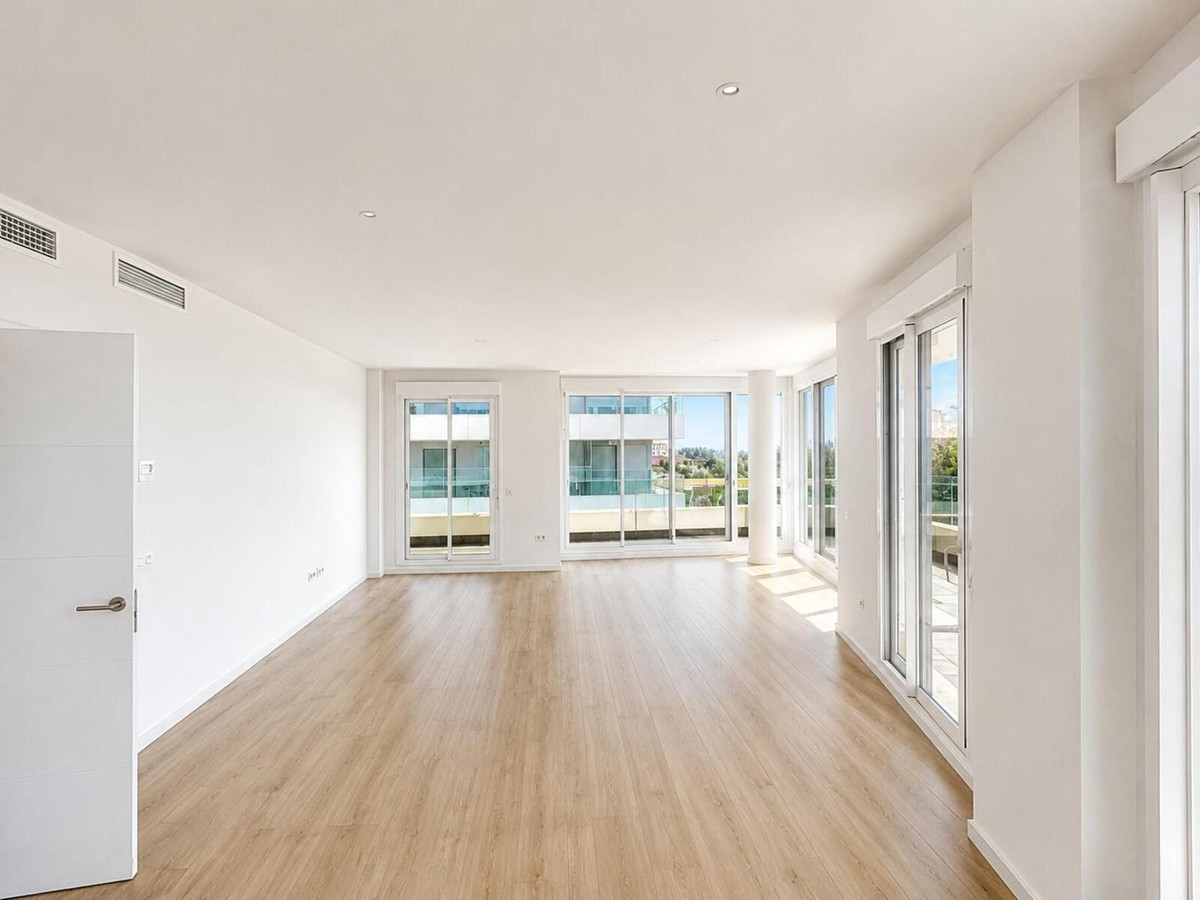 Appartement te koop in Nueva Andalucía | 4 slaapkamers H5430508