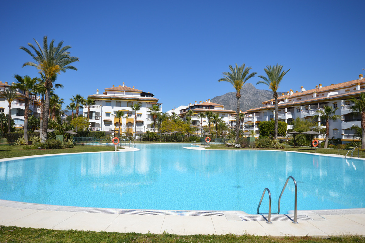 Appartement te koop in Nueva Andalucía | 2 slaapkamers H5431426