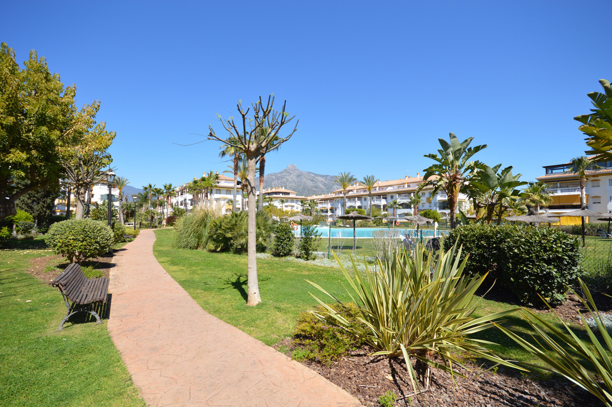 Appartement te koop in Nueva Andalucía | 2 slaapkamers H5431426