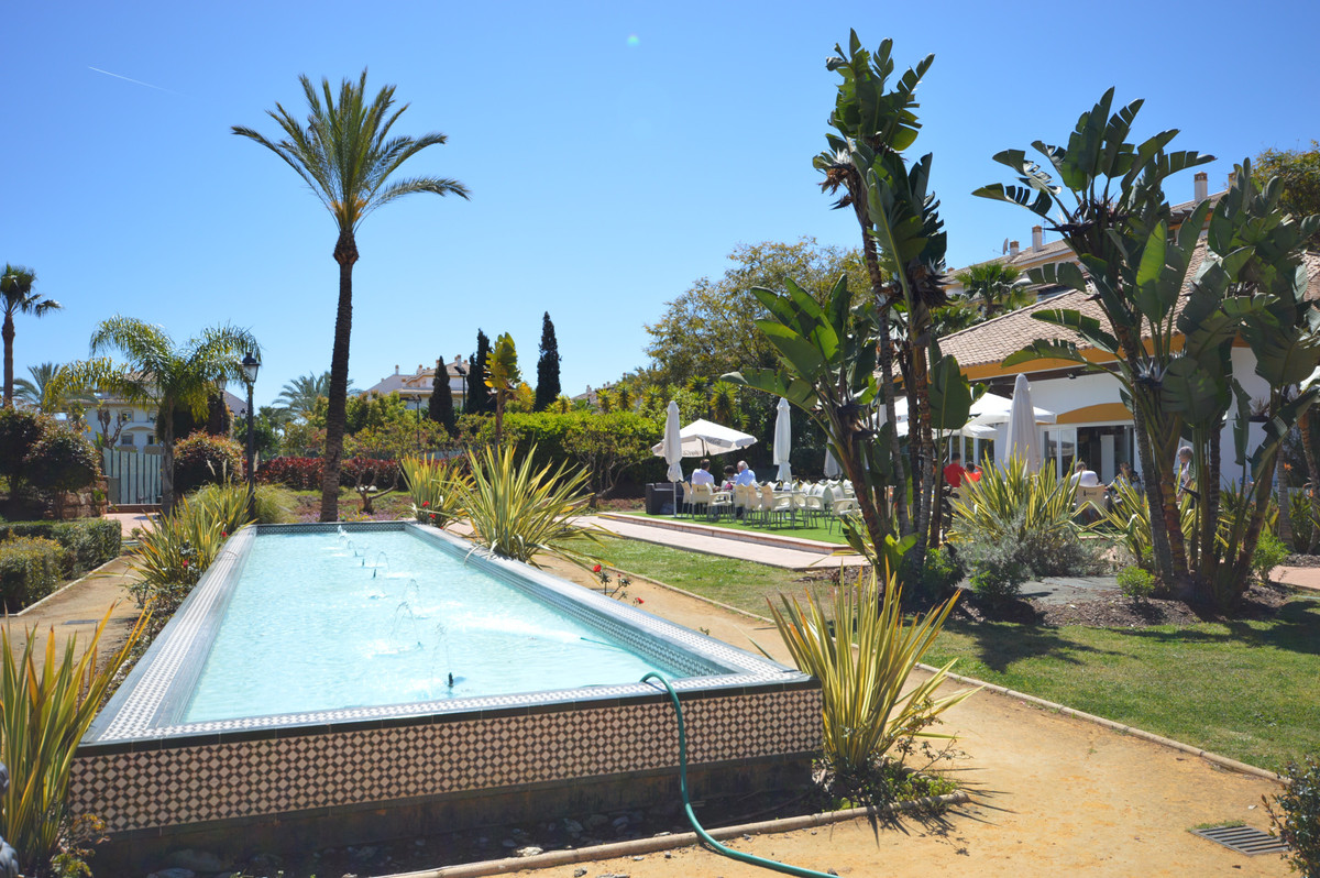 Appartement te koop in Nueva Andalucía | 2 slaapkamers H5431426