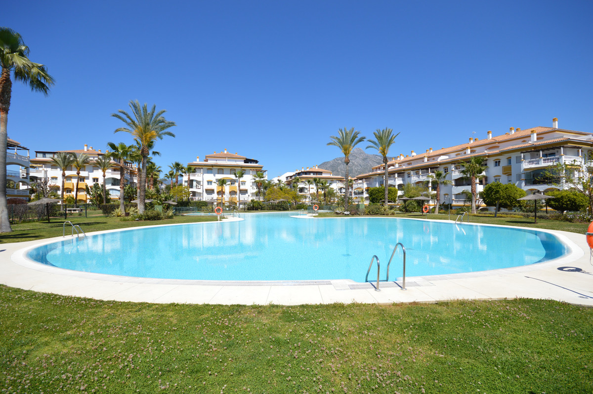 Appartement te koop in Nueva Andalucía | 2 slaapkamers H5431426