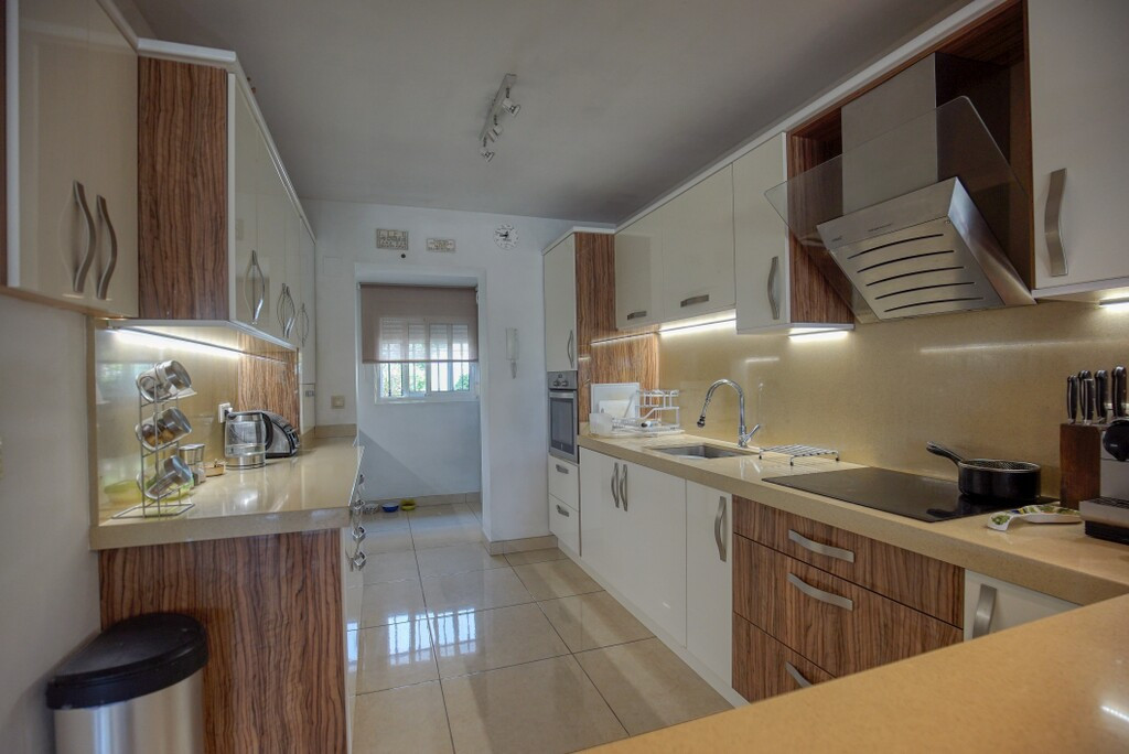 Appartement te koop in Nueva Andalucía | 4 slaapkamers H5432911