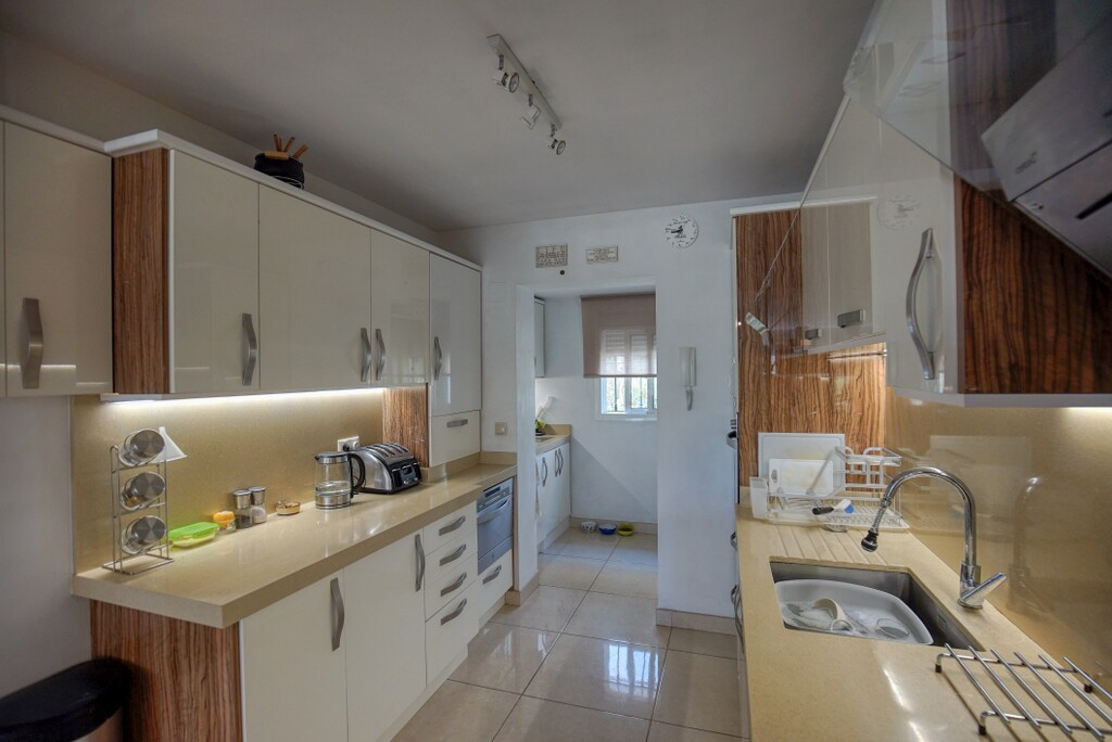 Appartement te koop in Nueva Andalucía | 4 slaapkamers H5432911
