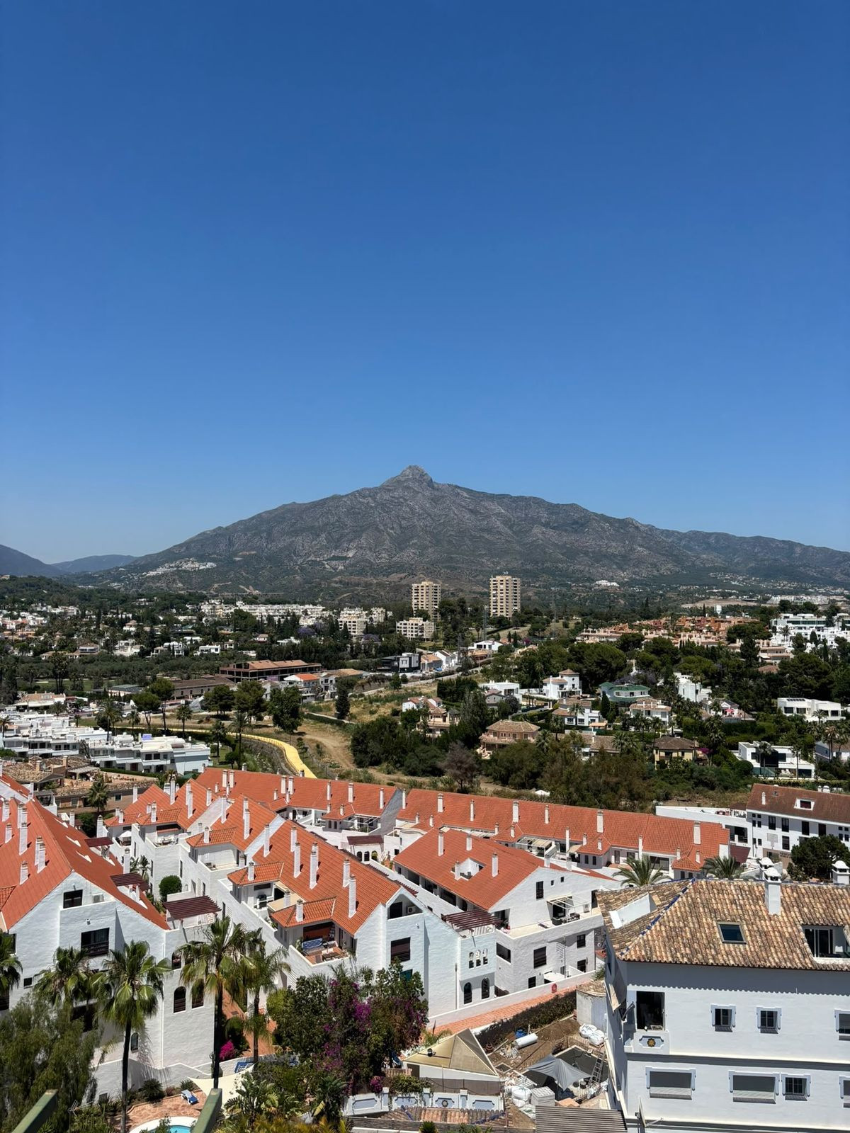 Appartement te koop in Nueva Andalucía | 2 slaapkamers H5435755