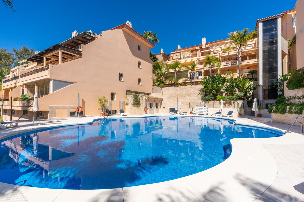 Appartement te koop in Nueva Andalucía | 2 slaapkamers H5437549