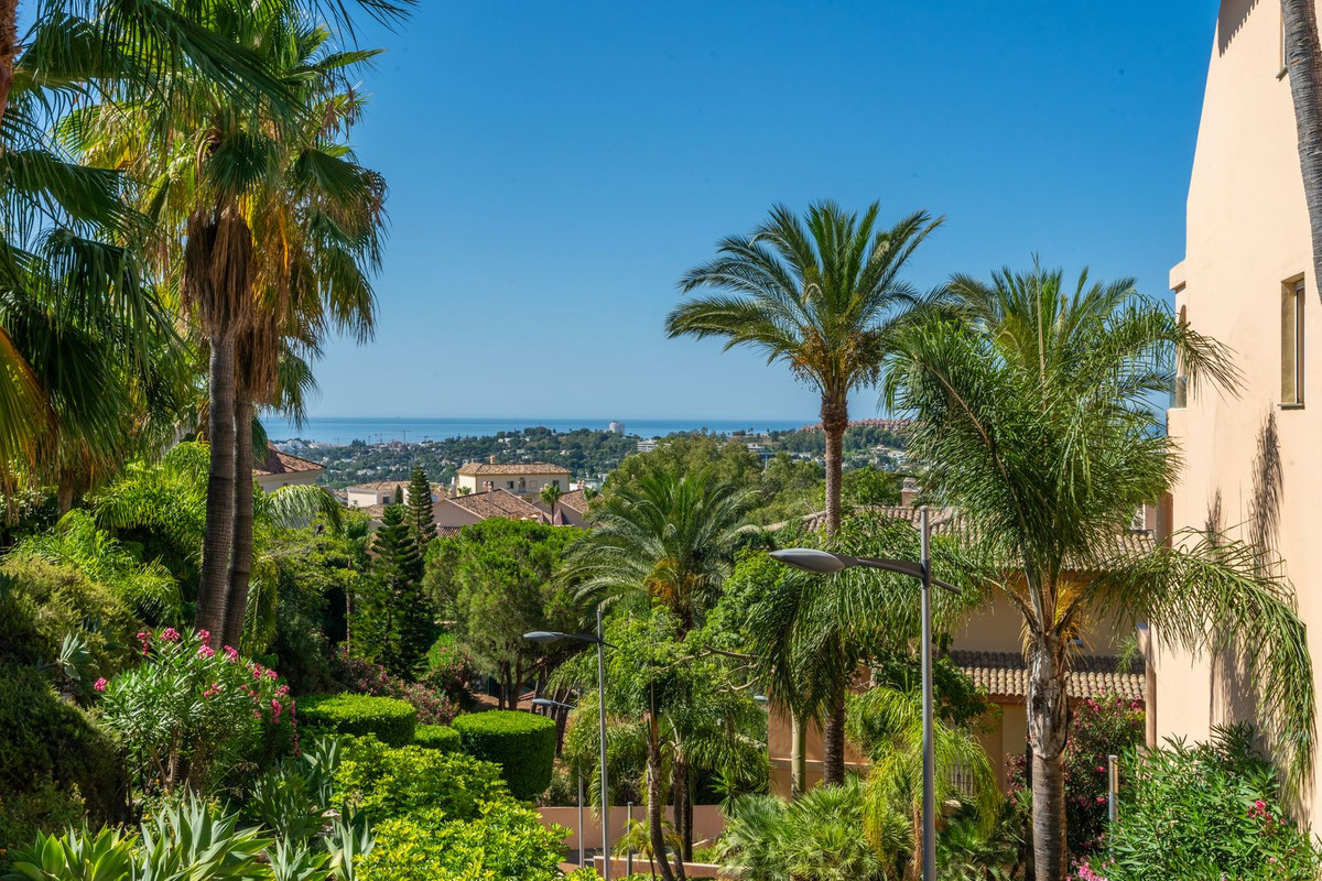 Appartement te koop in Nueva Andalucía | 2 slaapkamers H5437549