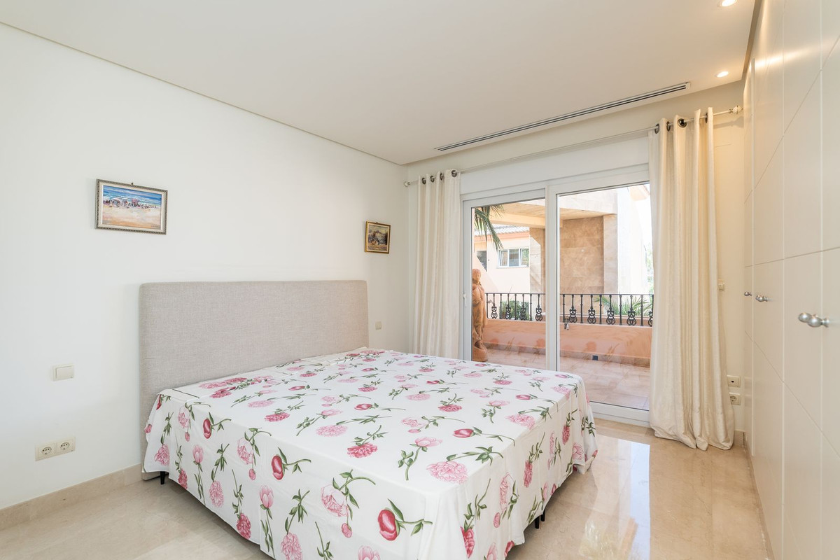Appartement te koop in Nueva Andalucía | 2 slaapkamers H5437549