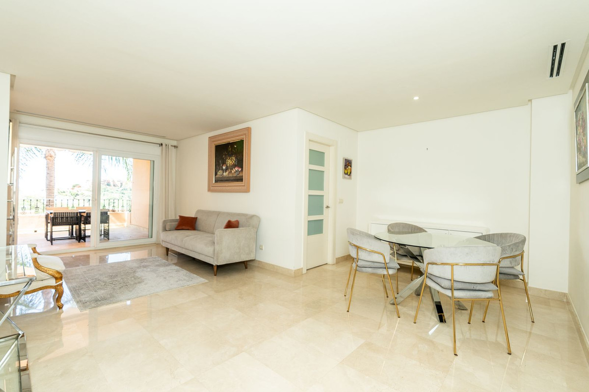 Appartement te koop in Nueva Andalucía | 2 slaapkamers H5437549