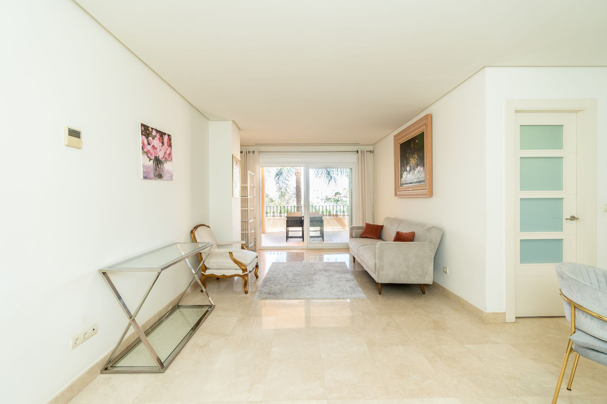Appartement te koop in Nueva Andalucía | 2 slaapkamers H5437549