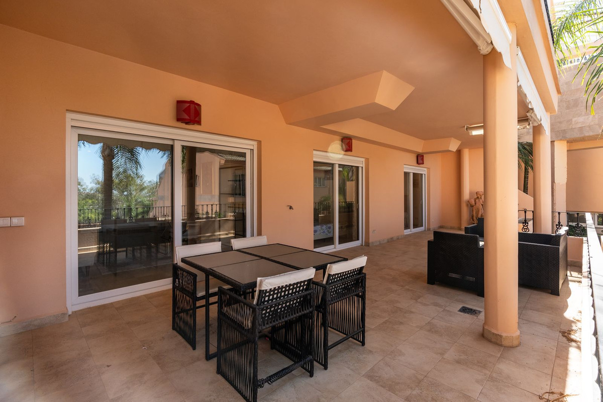 Appartement te koop in Nueva Andalucía | 2 slaapkamers H5437549