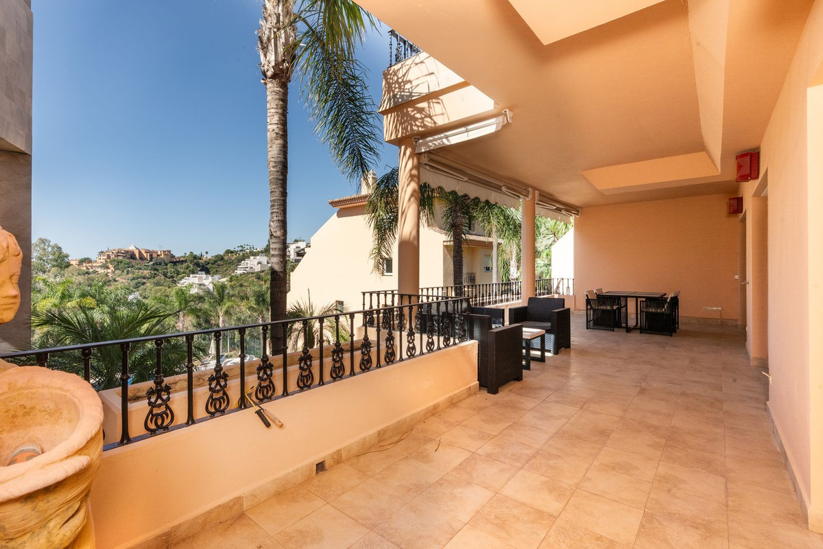Appartement te koop in Nueva Andalucía | 2 slaapkamers H5437549