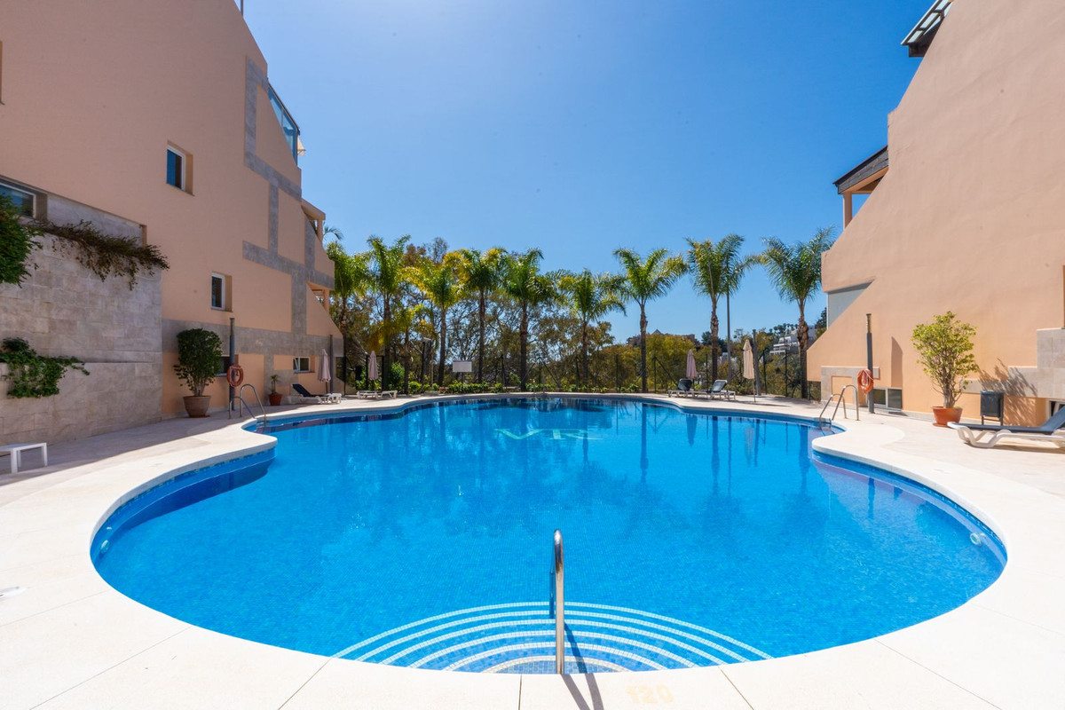 Appartement te koop in Nueva Andalucía | 2 slaapkamers H5437549