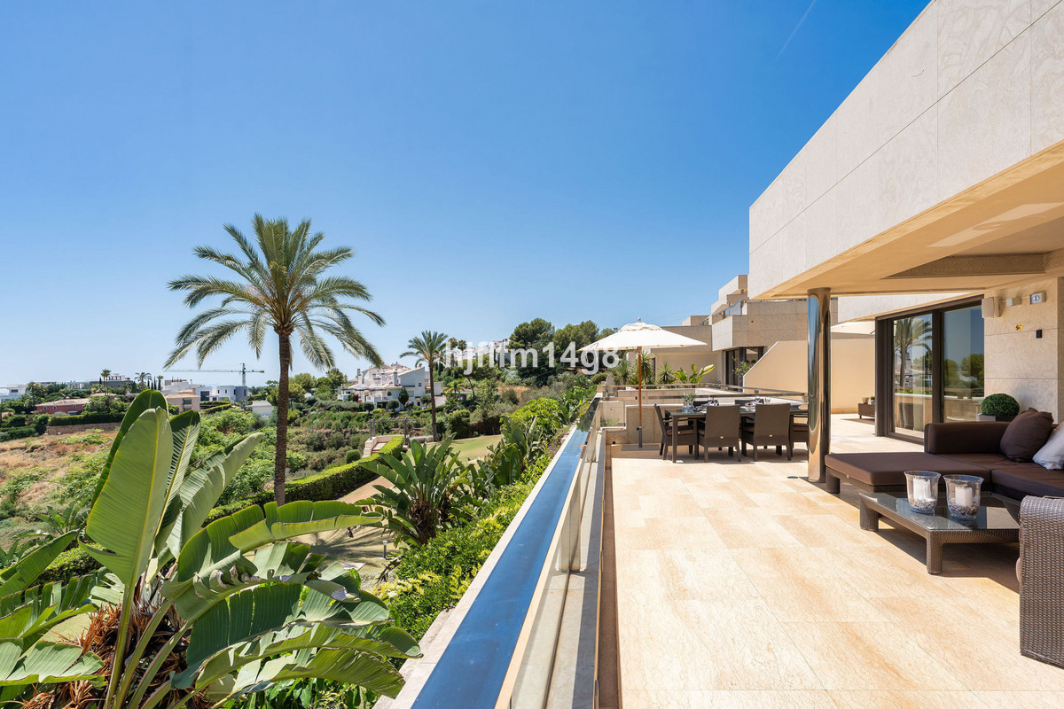 Appartement te koop in Nueva Andalucía | 2 slaapkamers H5438905