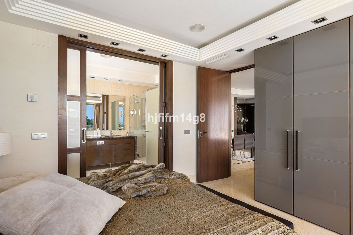 Appartement te koop in Nueva Andalucía | 2 slaapkamers H5438905