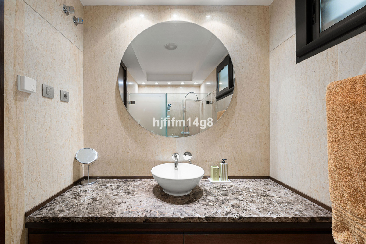 Appartement te koop in Nueva Andalucía | 2 slaapkamers H5438905