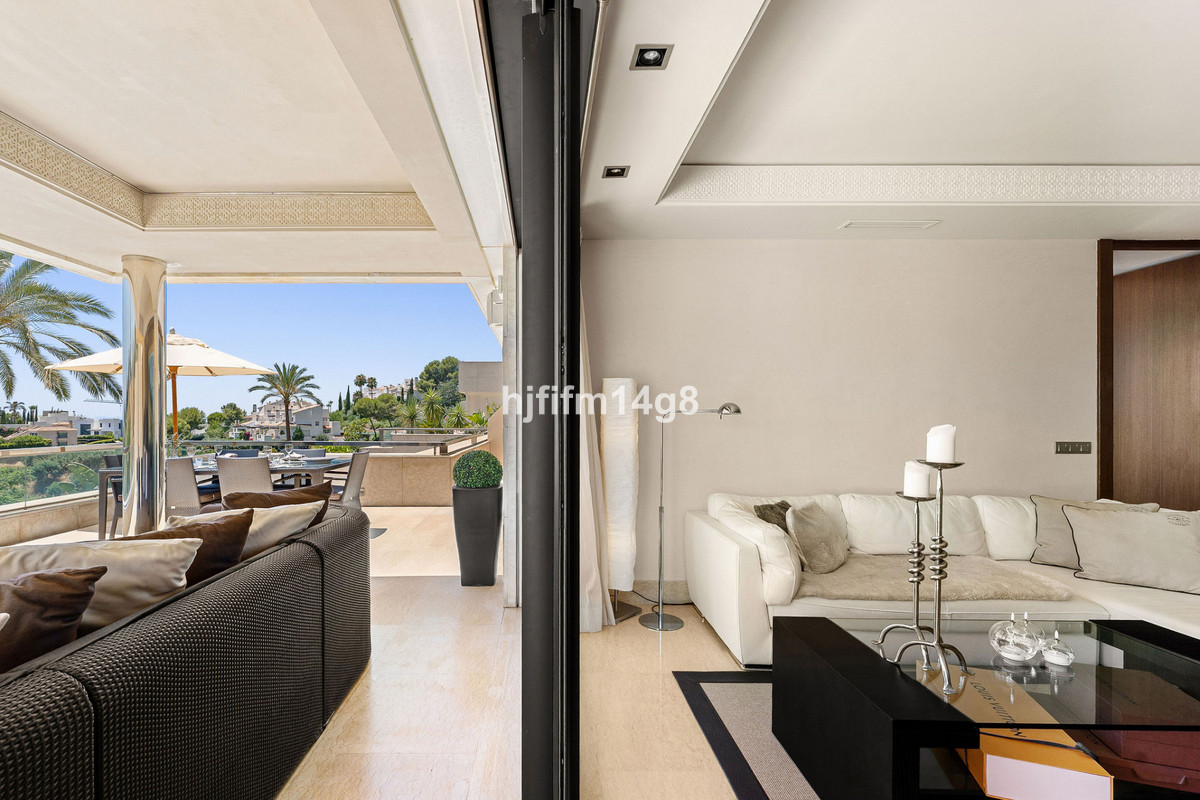 Appartement te koop in Nueva Andalucía | 2 slaapkamers H5438905