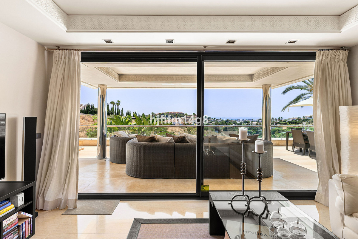 Appartement te koop in Nueva Andalucía | 2 slaapkamers H5438905