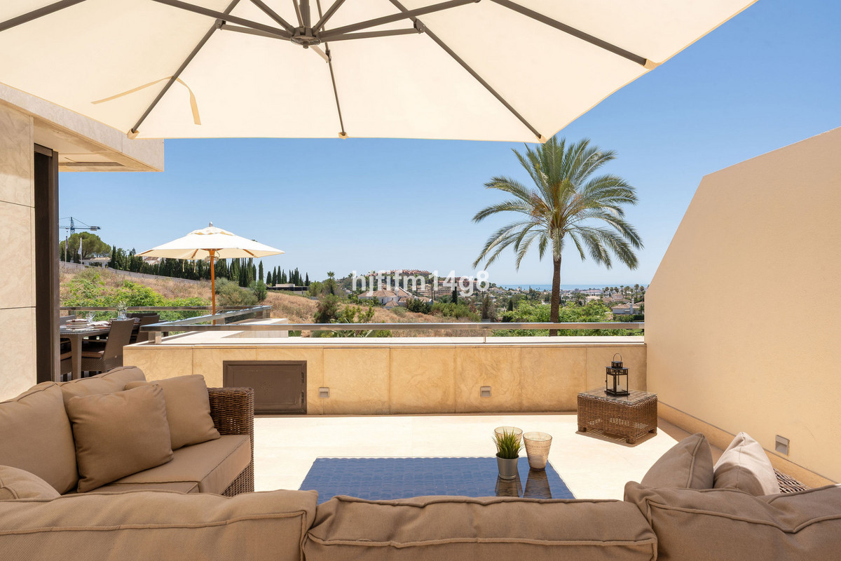 Appartement te koop in Nueva Andalucía | 2 slaapkamers H5438905