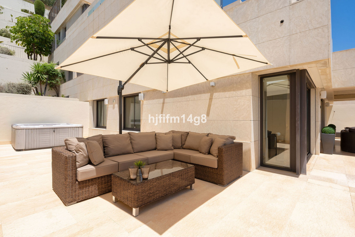 Appartement te koop in Nueva Andalucía | 2 slaapkamers H5438905