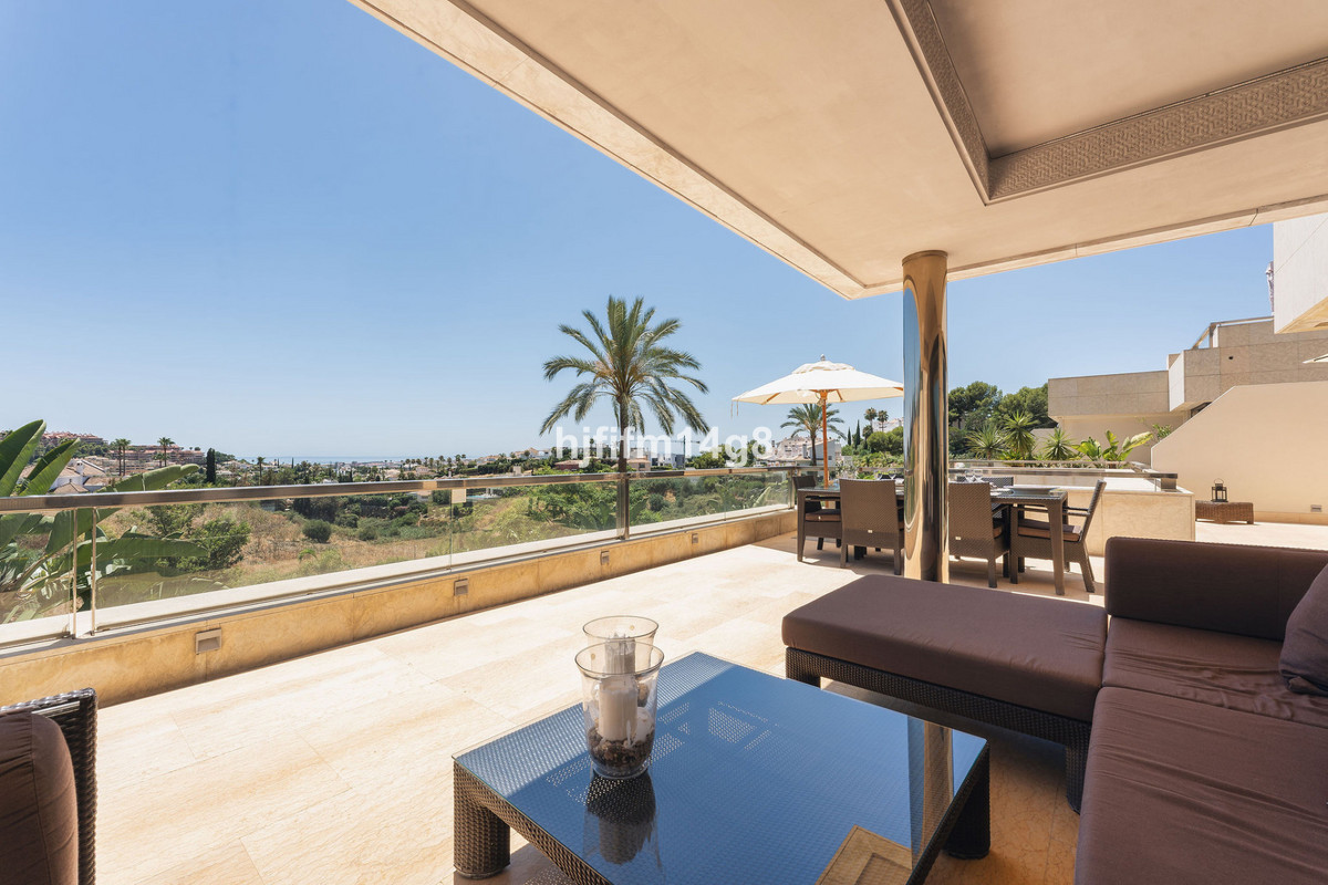 Appartement te koop in Nueva Andalucía | 2 slaapkamers H5438905