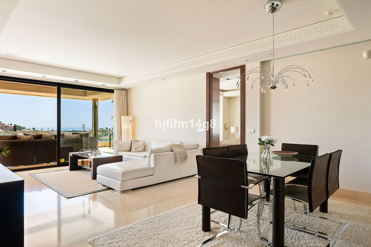 Appartement te koop in Nueva Andalucía | 2 slaapkamers H5438905