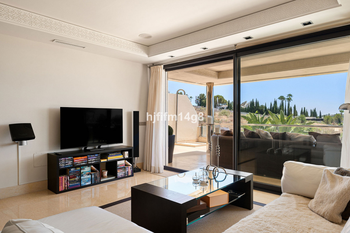 Appartement te koop in Nueva Andalucía | 2 slaapkamers H5438905