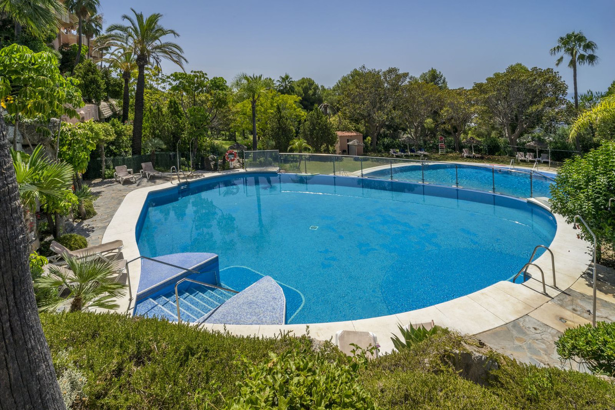 Appartement te koop in Nueva Andalucía | 2 slaapkamers H5439793