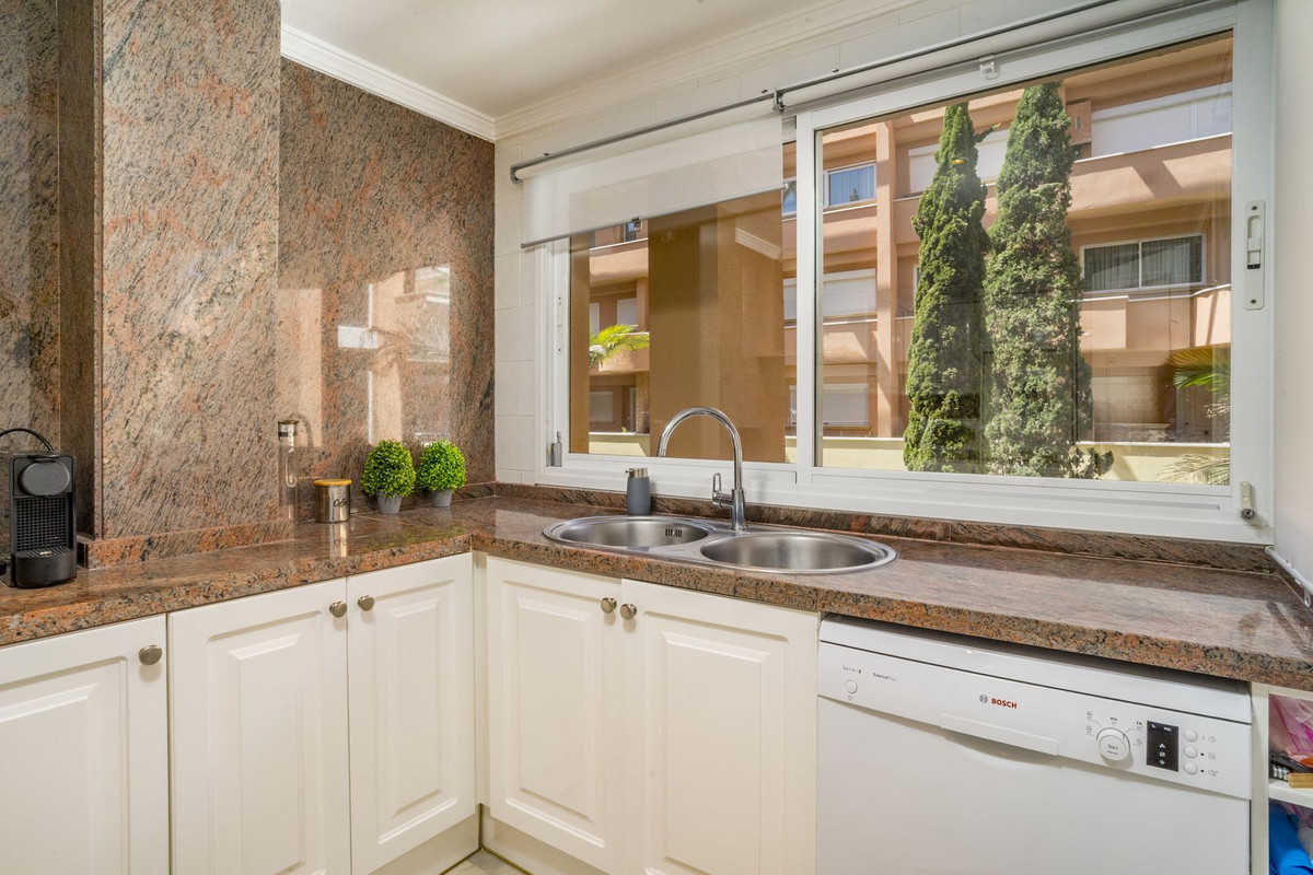 Appartement te koop in Nueva Andalucía | 2 slaapkamers H5439793