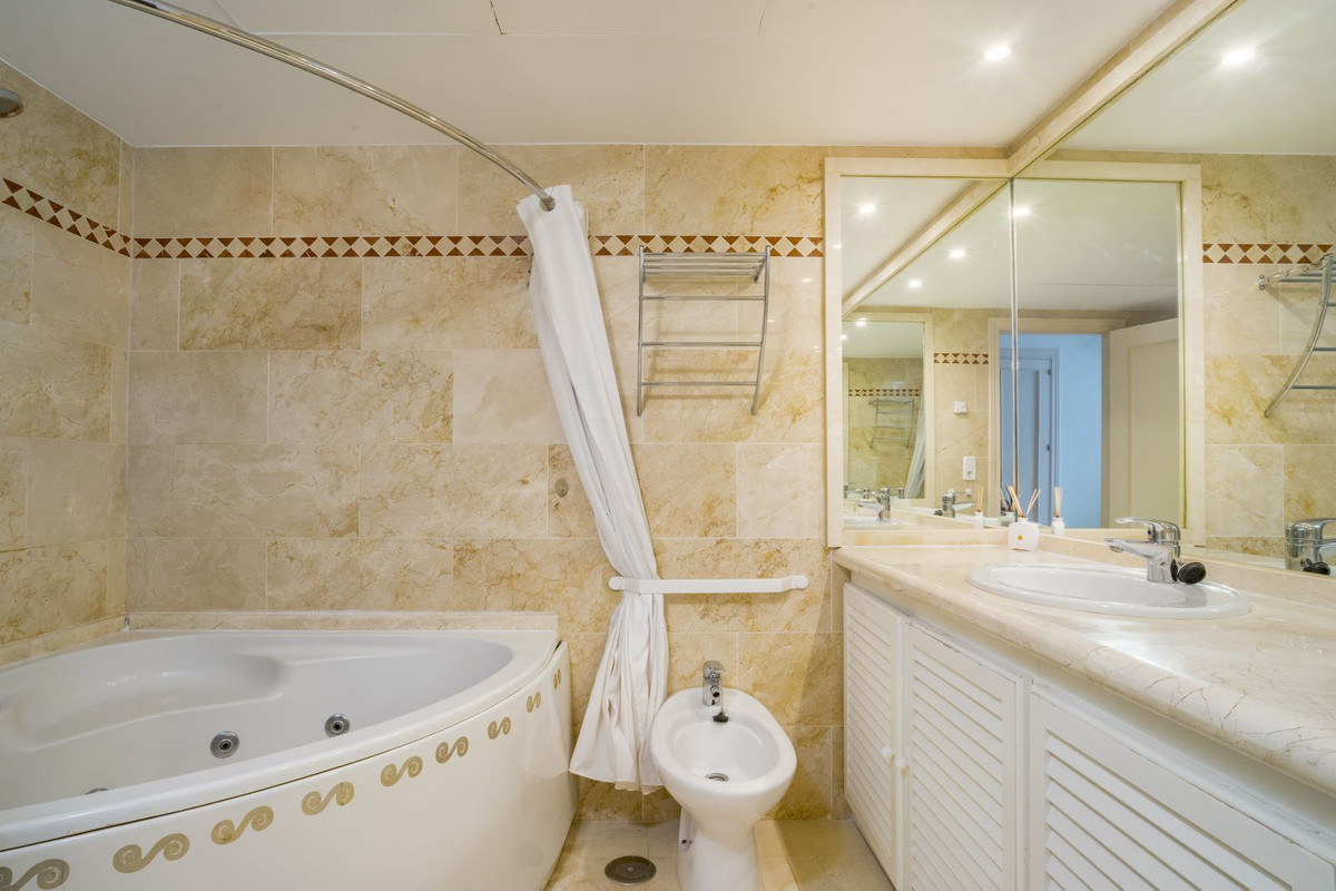 Appartement te koop in Nueva Andalucía | 2 slaapkamers H5439793