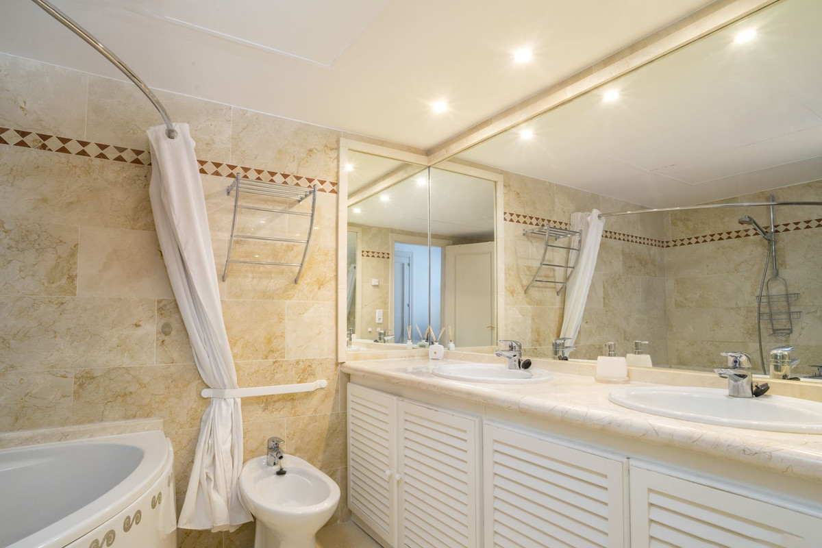 Appartement te koop in Nueva Andalucía | 2 slaapkamers H5439793