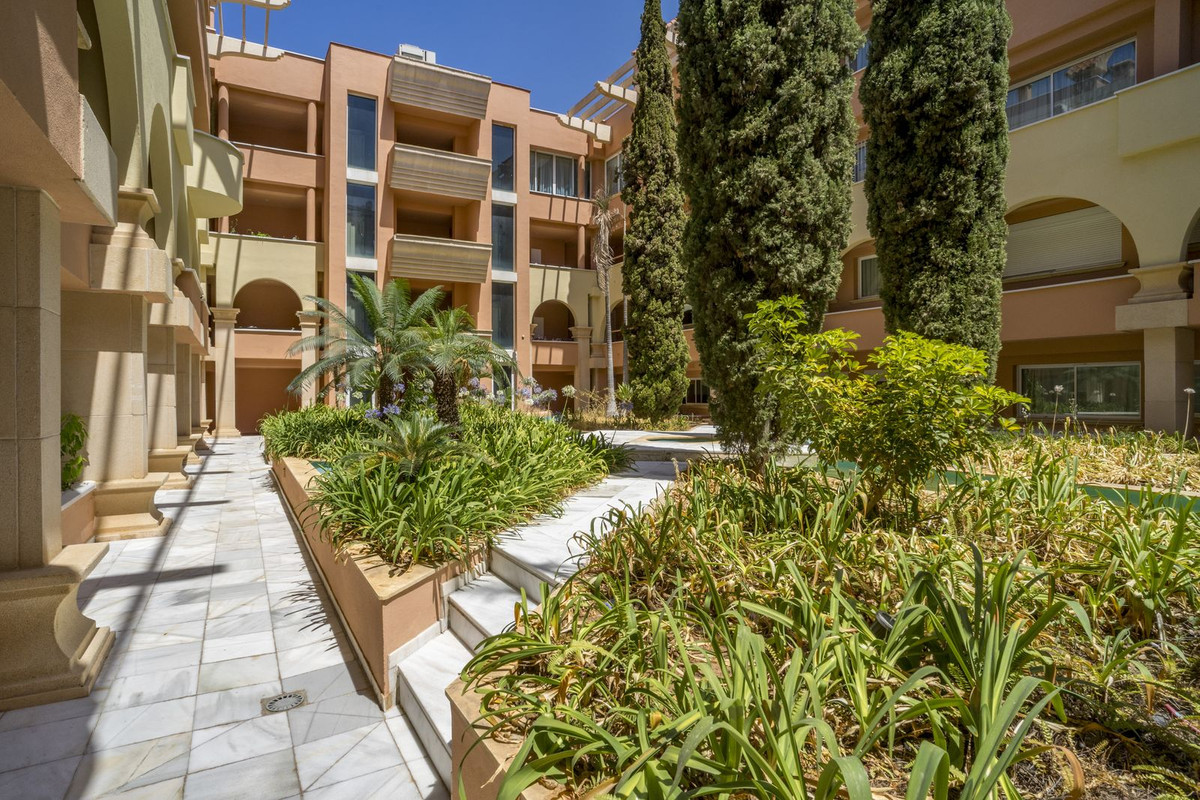 Appartement te koop in Nueva Andalucía | 2 slaapkamers H5439793