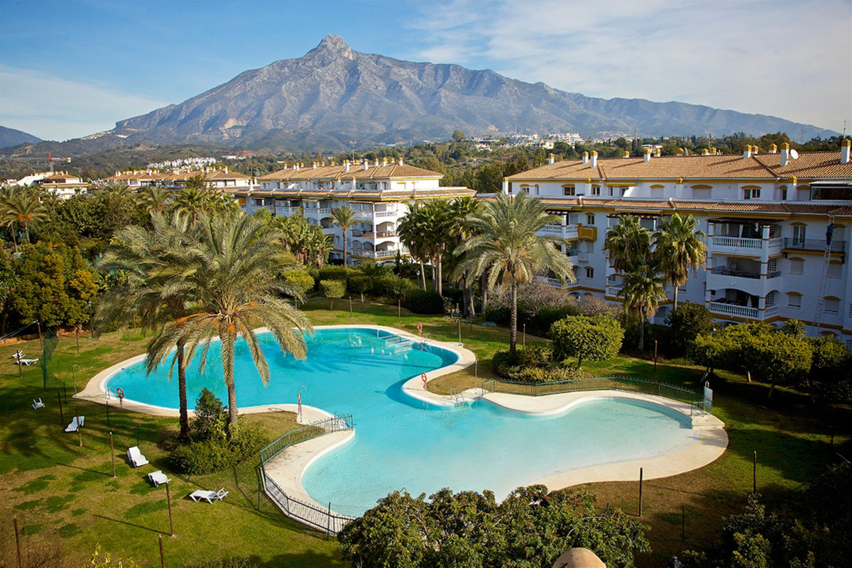 Appartement te koop in Nueva Andalucía | 3 slaapkamers H5440024