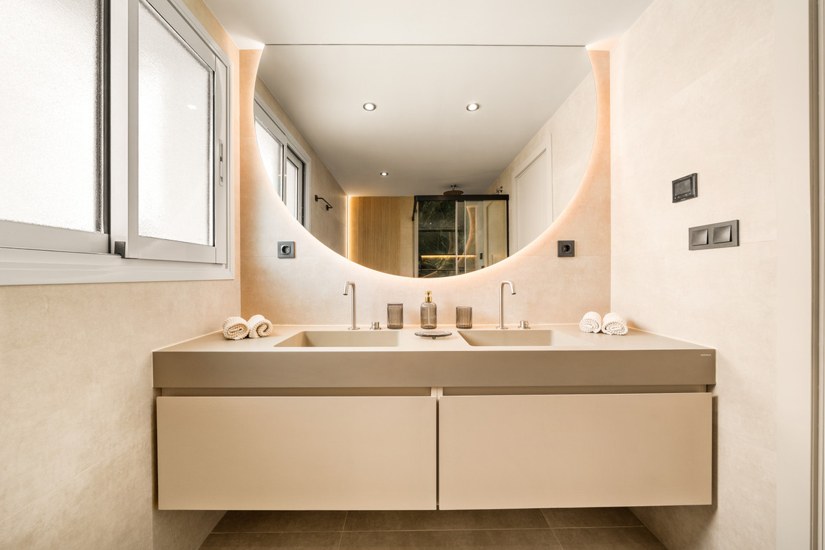 Appartement te koop in Nueva Andalucía | 3 slaapkamers H5440726