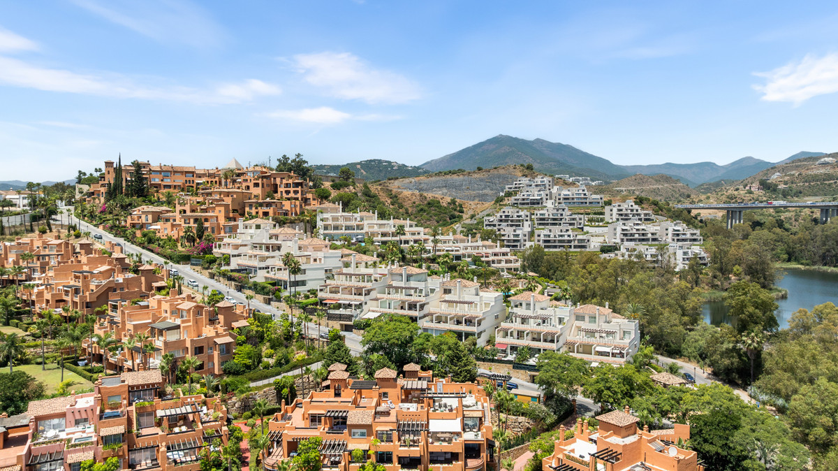 Appartement te koop in Nueva Andalucía | 3 slaapkamers H5440726