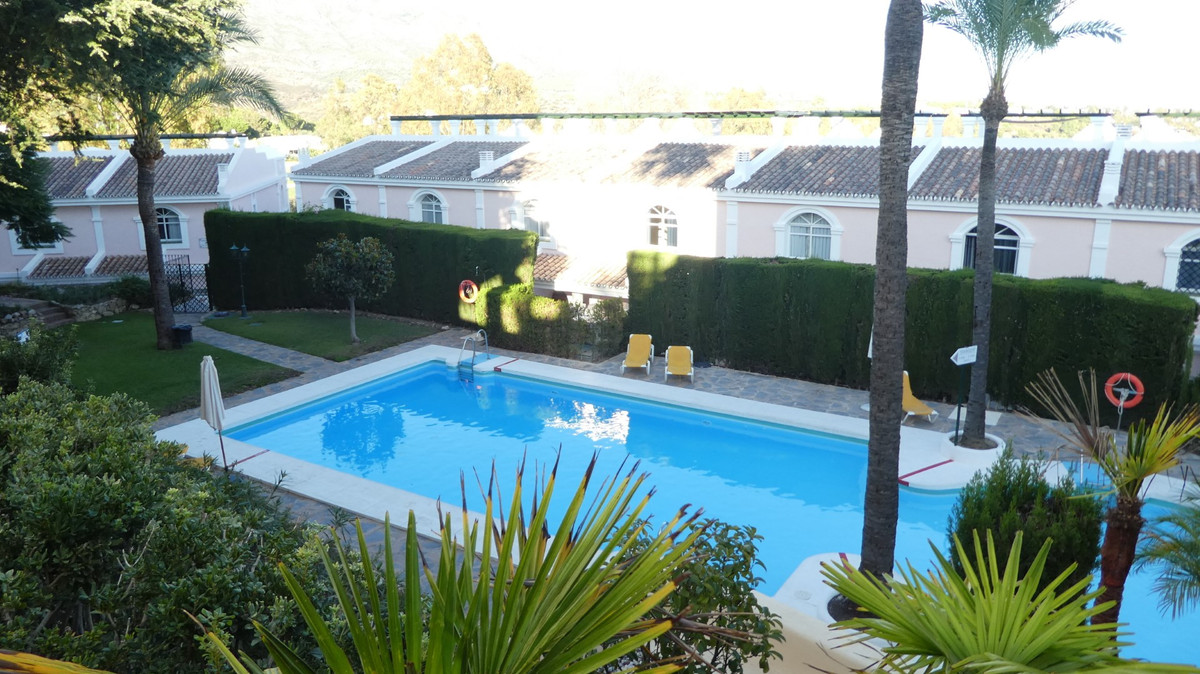 Appartement te koop in Nueva Andalucía | 2 slaapkamers H5441809