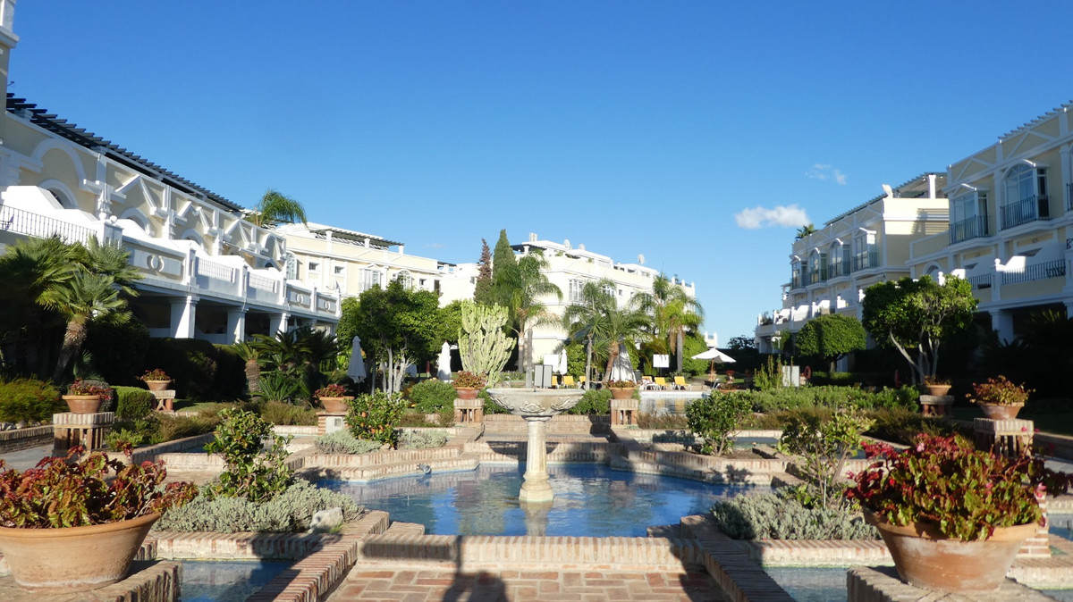 Appartement te koop in Nueva Andalucía | 2 slaapkamers H5441809