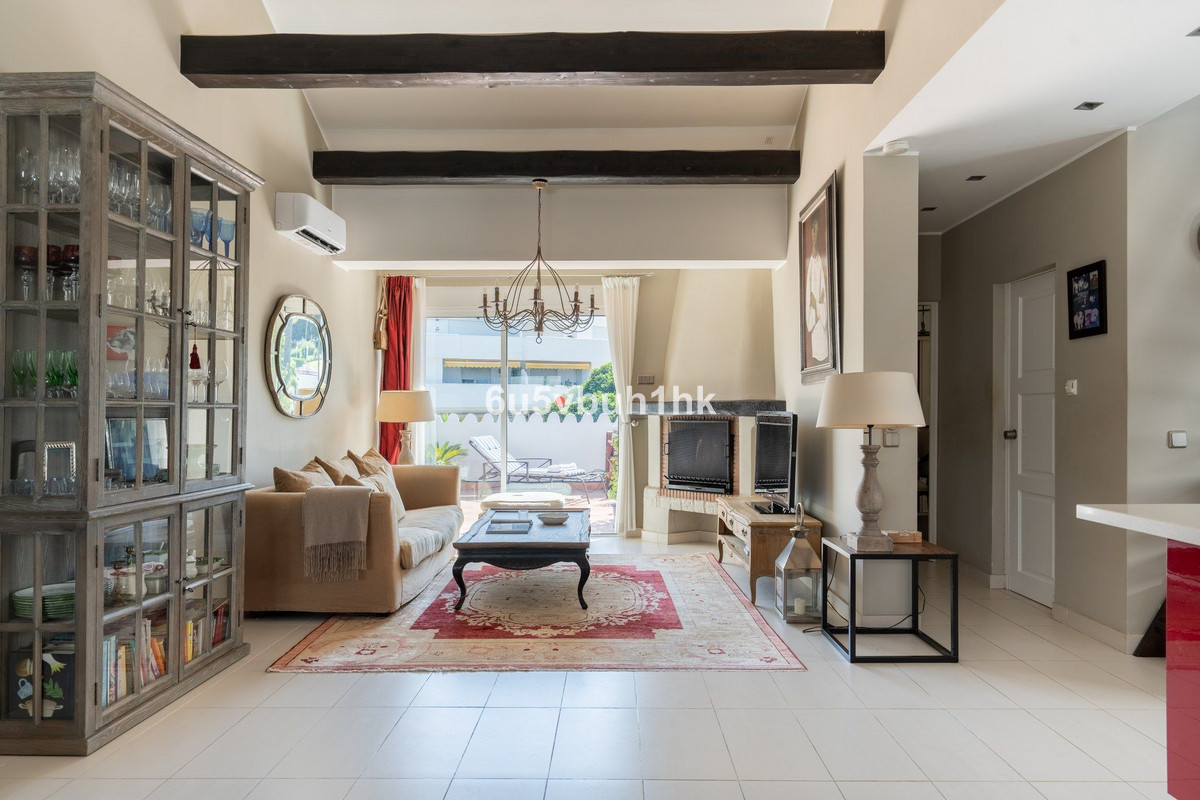 Appartement te koop in Nueva Andalucía | 2 slaapkamers H5441923