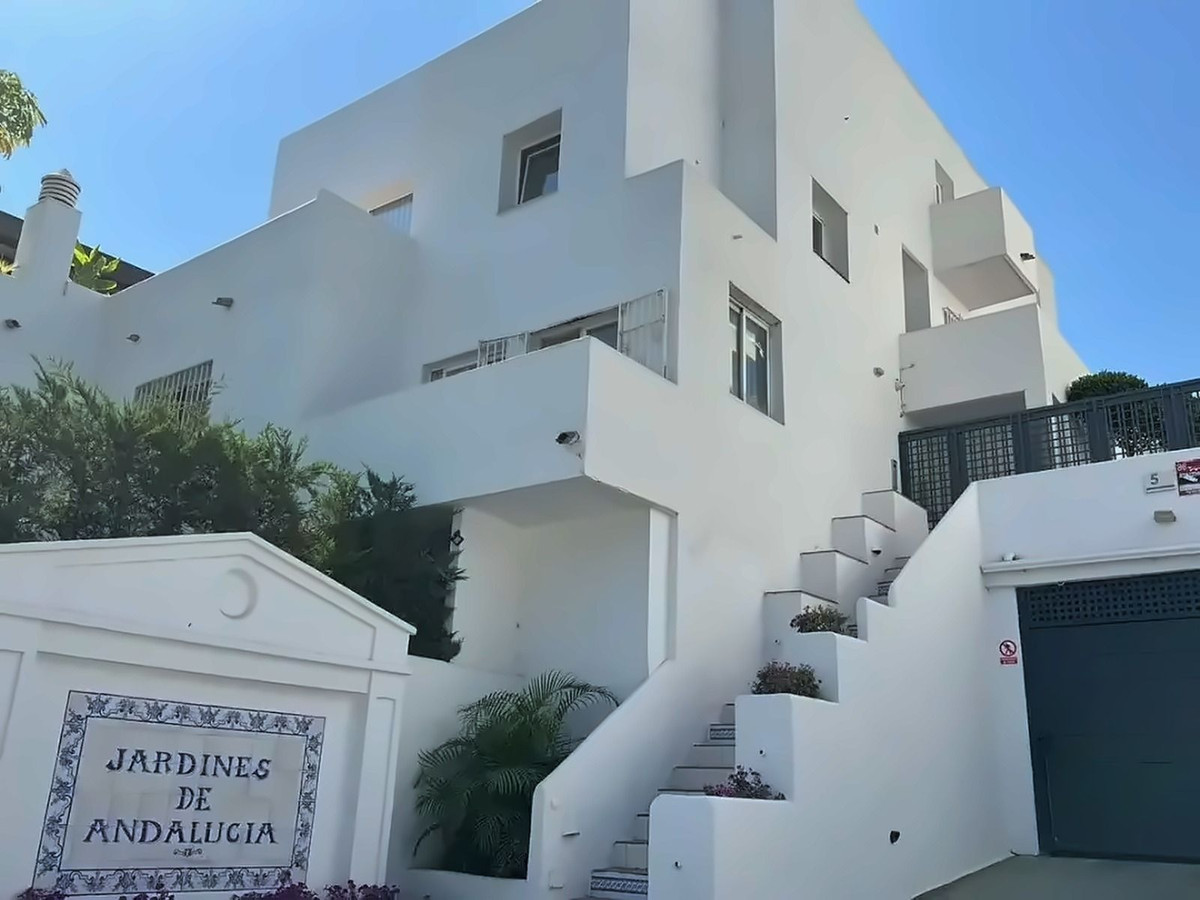 Appartement te koop in Nueva Andalucía | 2 slaapkamers H5444401