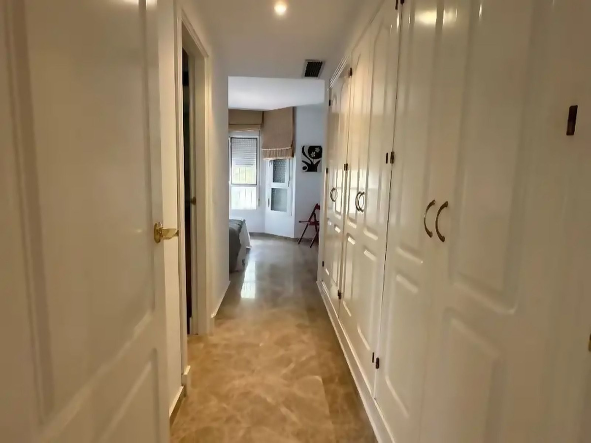 Appartement te koop in Nueva Andalucía | 3 slaapkamers H5444410