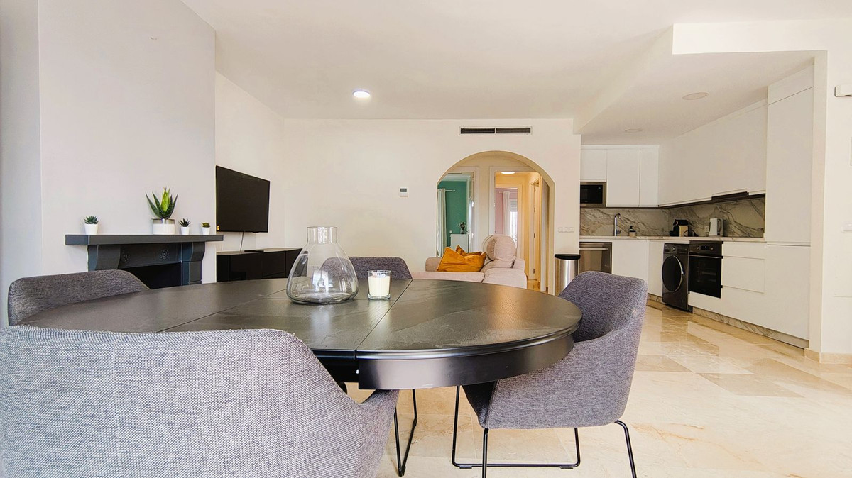 Appartement te koop in Nueva Andalucía | 2 slaapkamers H5445004
