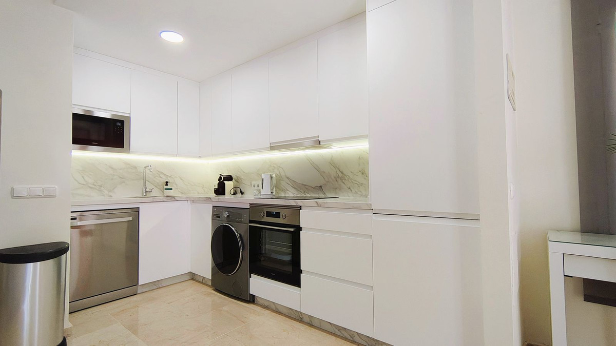 Appartement te koop in Nueva Andalucía | 2 slaapkamers H5445004