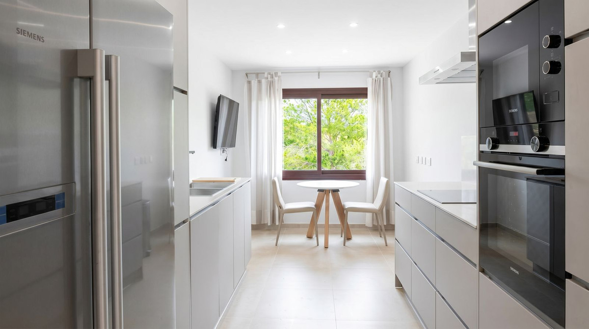 Appartement te koop in Nueva Andalucía | 2 slaapkamers H5448214