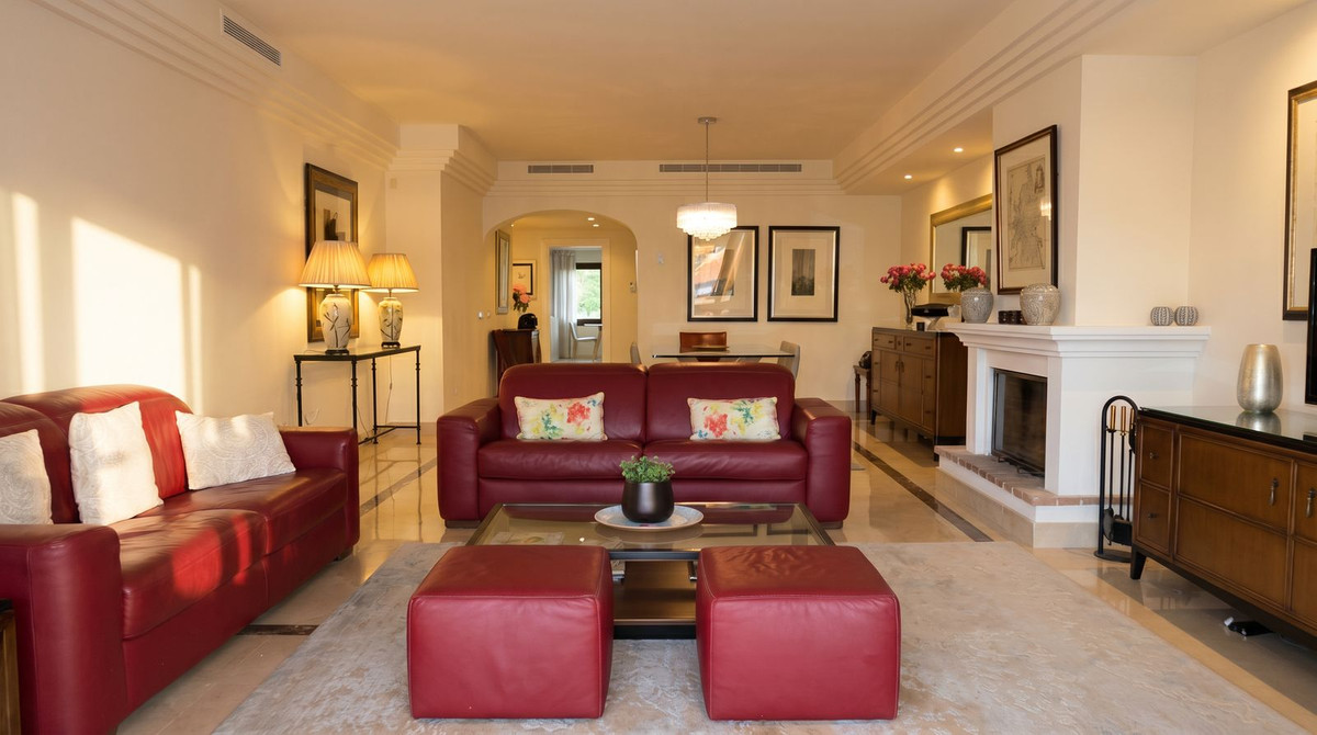 Appartement te koop in Nueva Andalucía | 2 slaapkamers H5448214