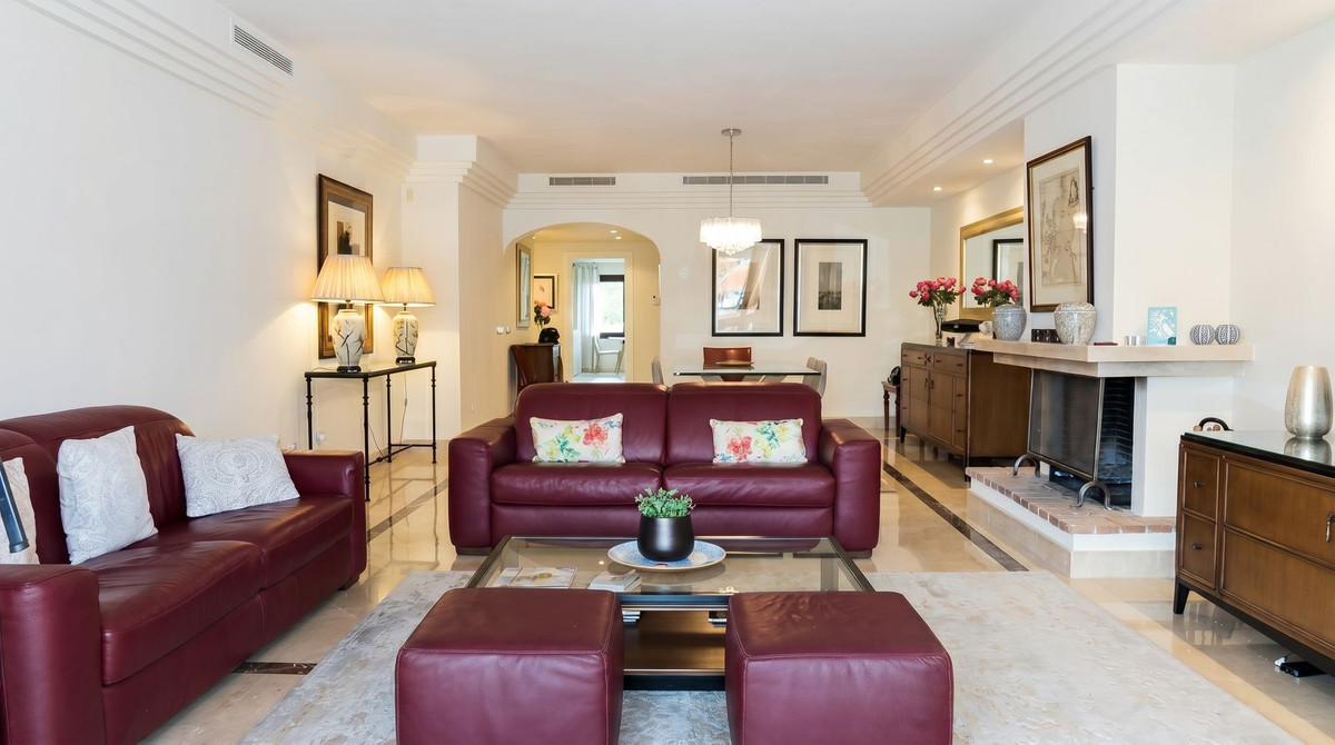 Appartement te koop in Nueva Andalucía | 2 slaapkamers H5448214